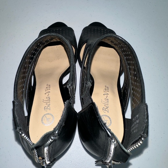 Bella Vita Leslie Perforated Gladiator Booties 7M - Picture 10 of 12